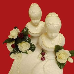 Vintage Avon Classic 18th Century Moonwind Cologne Busts, Set Of 2 white